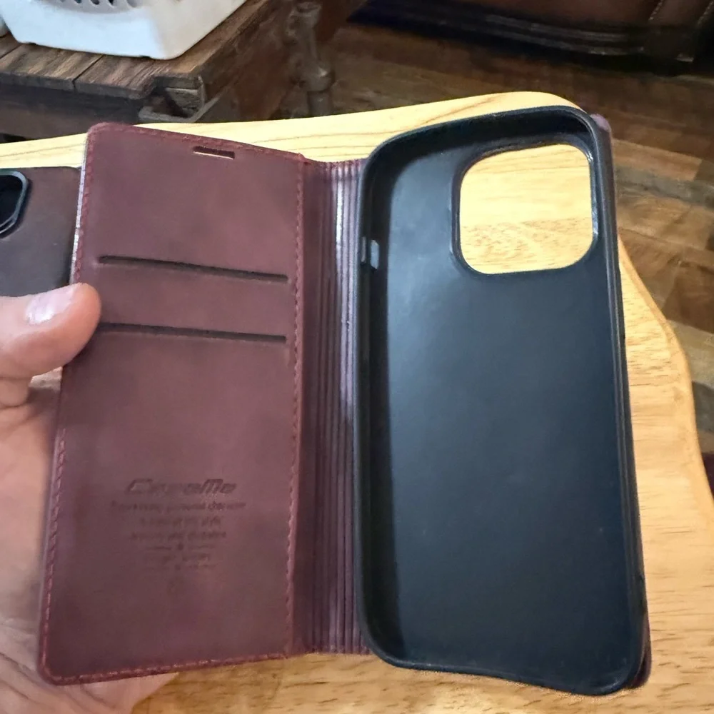 Men’s iPhone 14 Pro cases.